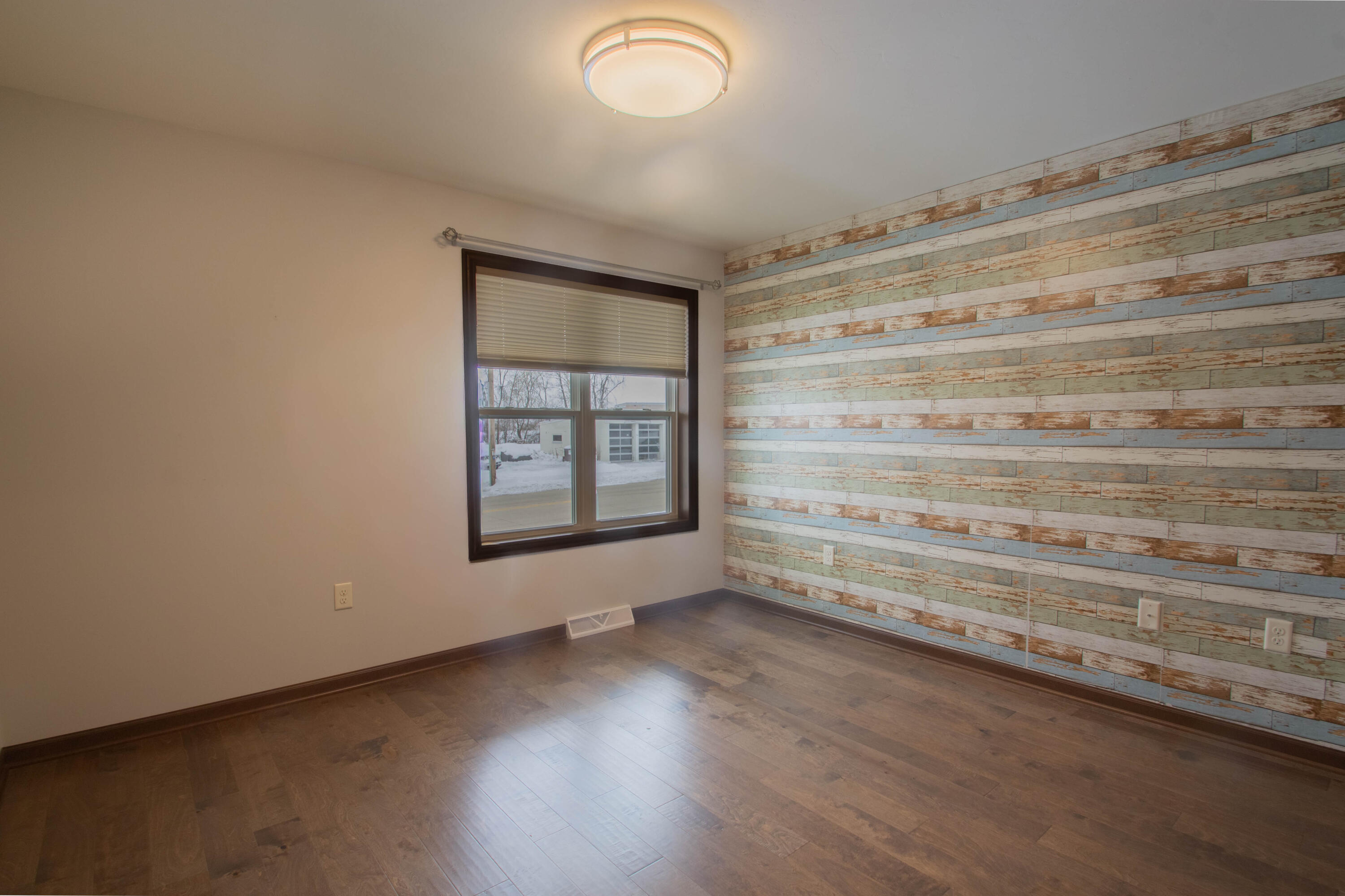 301 Creekside Court Watertown, WI 53098 - Photo 21 of 36 Bedroom 2