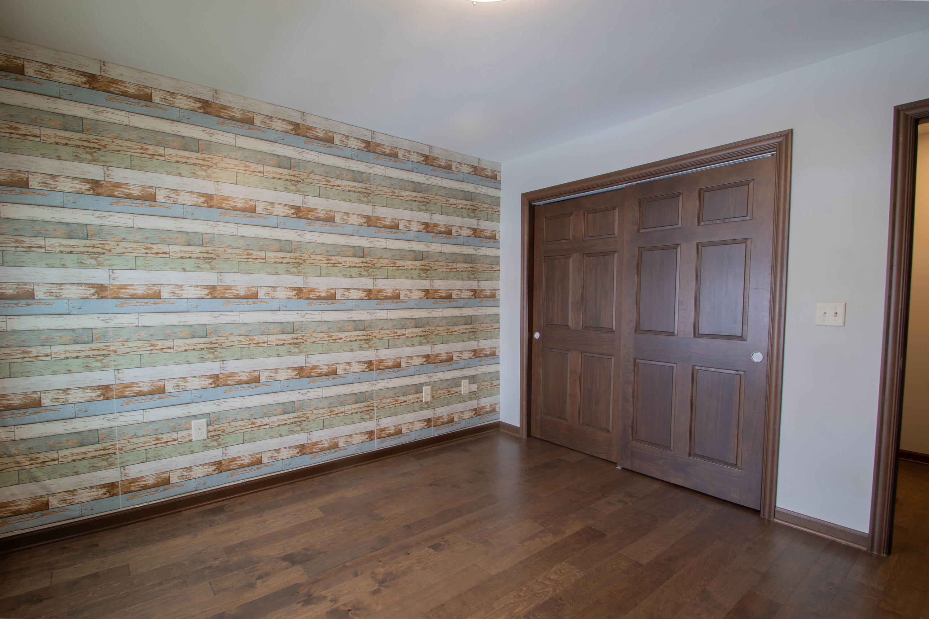 301 Creekside Court Watertown, WI 53098 - Photo 22 of 36 Bedroom 2