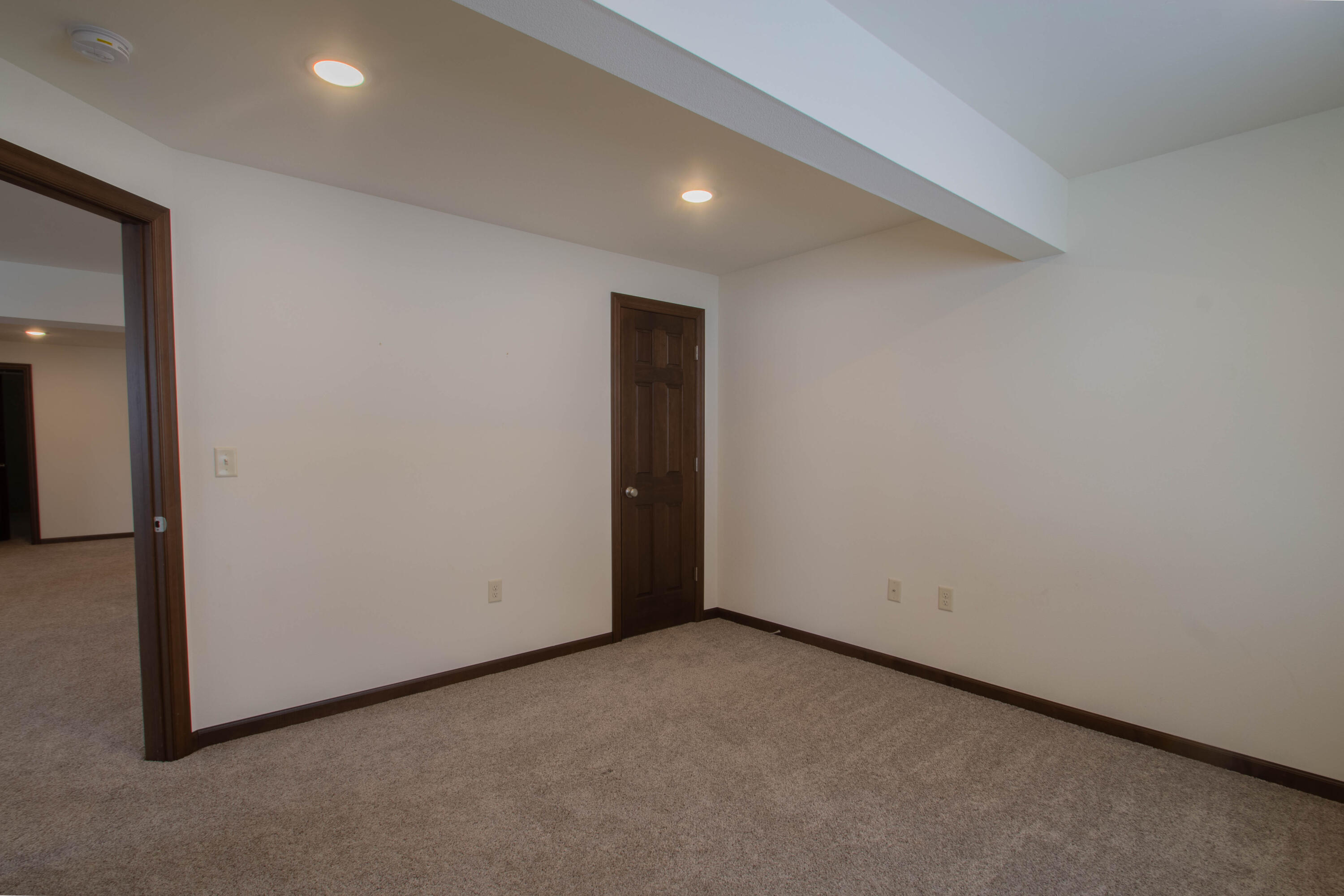 301 Creekside Court Watertown, WI 53098 - Photo 27 of 36 Bedroom 3