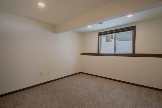 $339,900 | 301 Creekside Court, Watertown, WI 53098