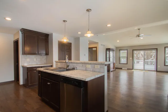 $339,900 | 301 Creekside Court, Watertown, WI 53098