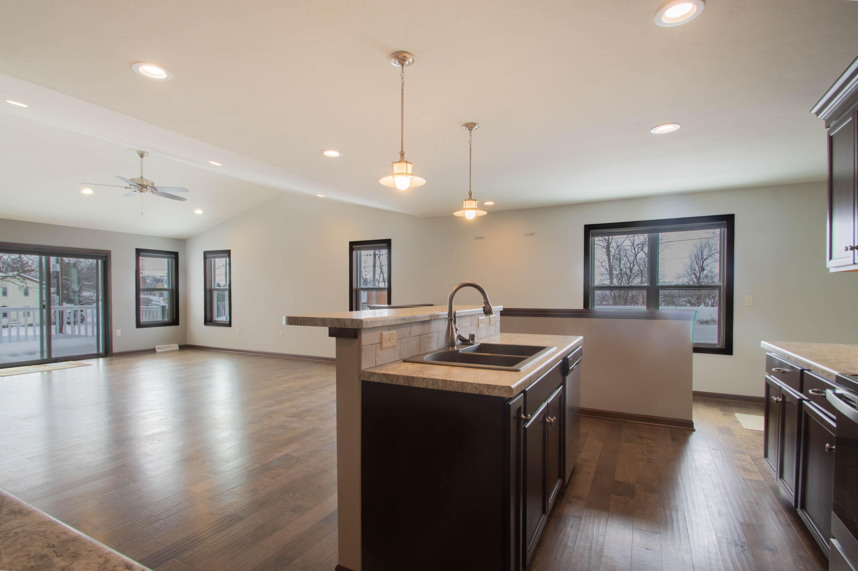 301 Creekside Court Watertown, WI 53098 - Photo 5 of 36 Open-concept Kitchen