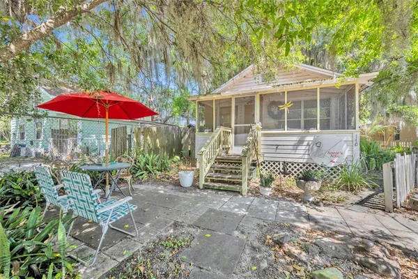 $199,900 | 140 North Johns Street, Mount Dora, FL 32757