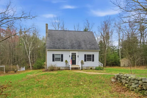 $589,000 | 10 Upton Road, Mont Vernon, NH 03057