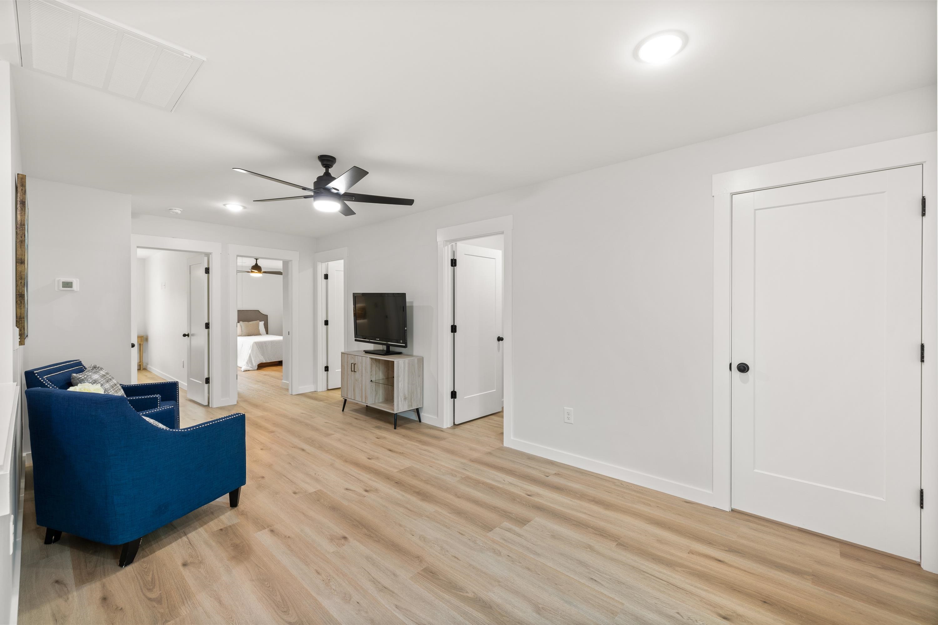 685 Neighborhood Road Wellford, SC 29385 - Photo 4 of 42 Gallery Image 4