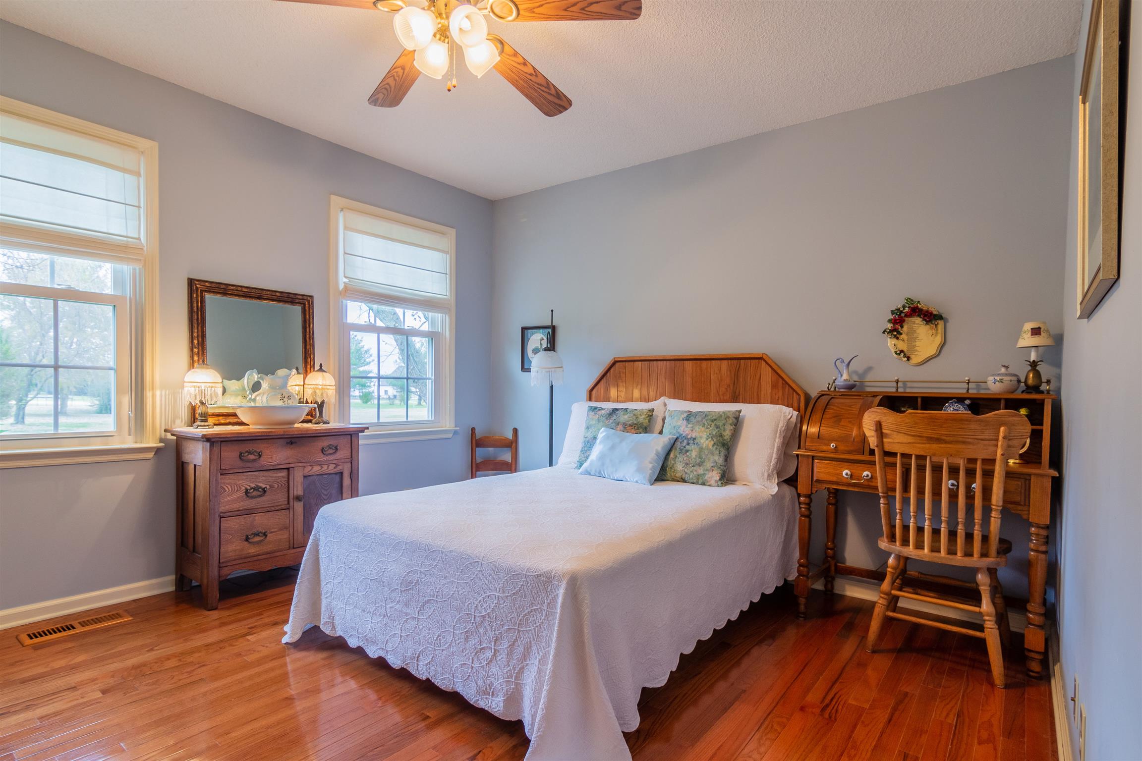 2842 Sulphur Springs Road Murfreesboro, TN 37129 - Photo 16 of 28 Bedroom 2 on main level with hardwood floors