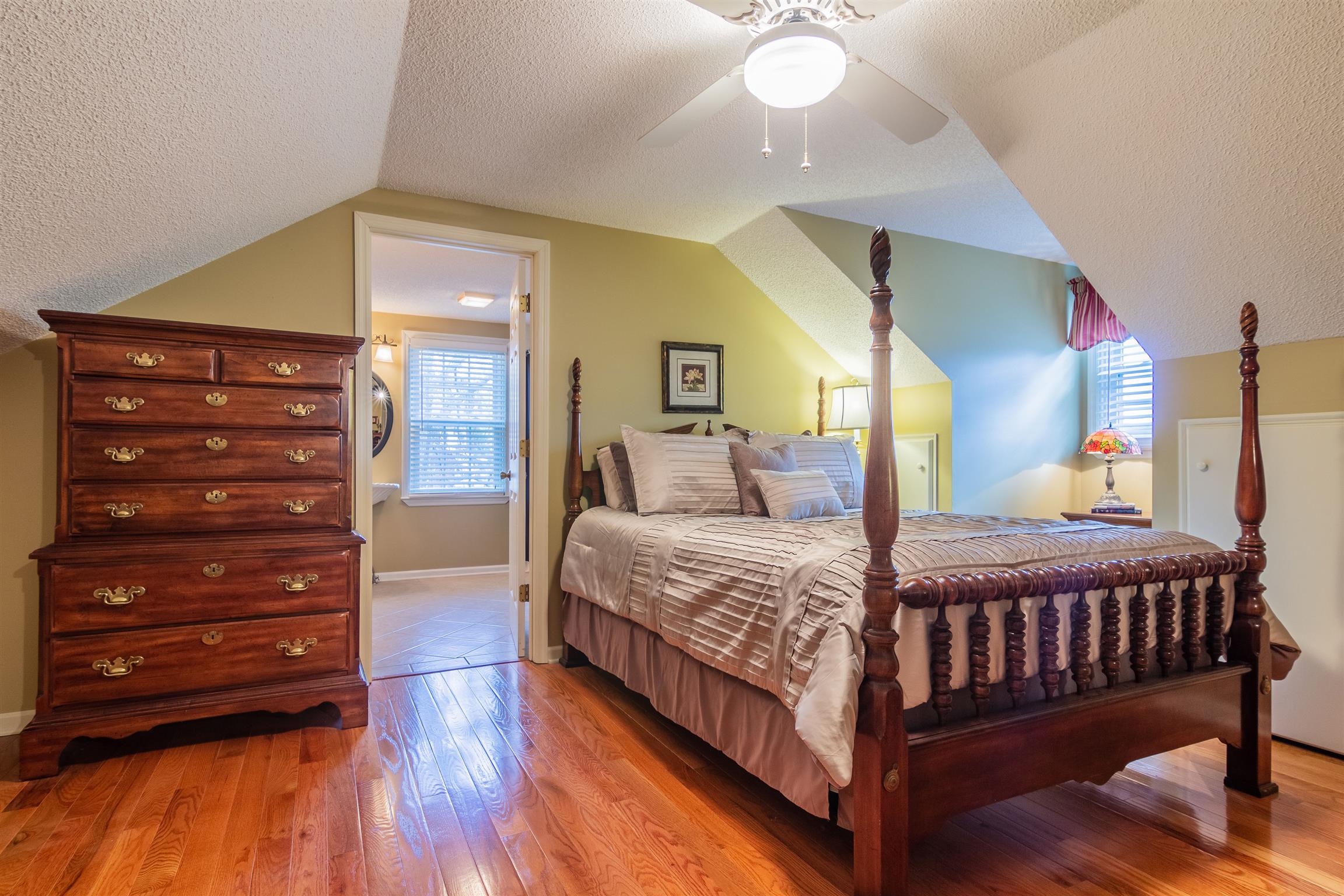 2842 Sulphur Springs Road Murfreesboro, TN 37129 - Photo 21 of 28 Upstairs bedroom 3 with hardwood and private bath