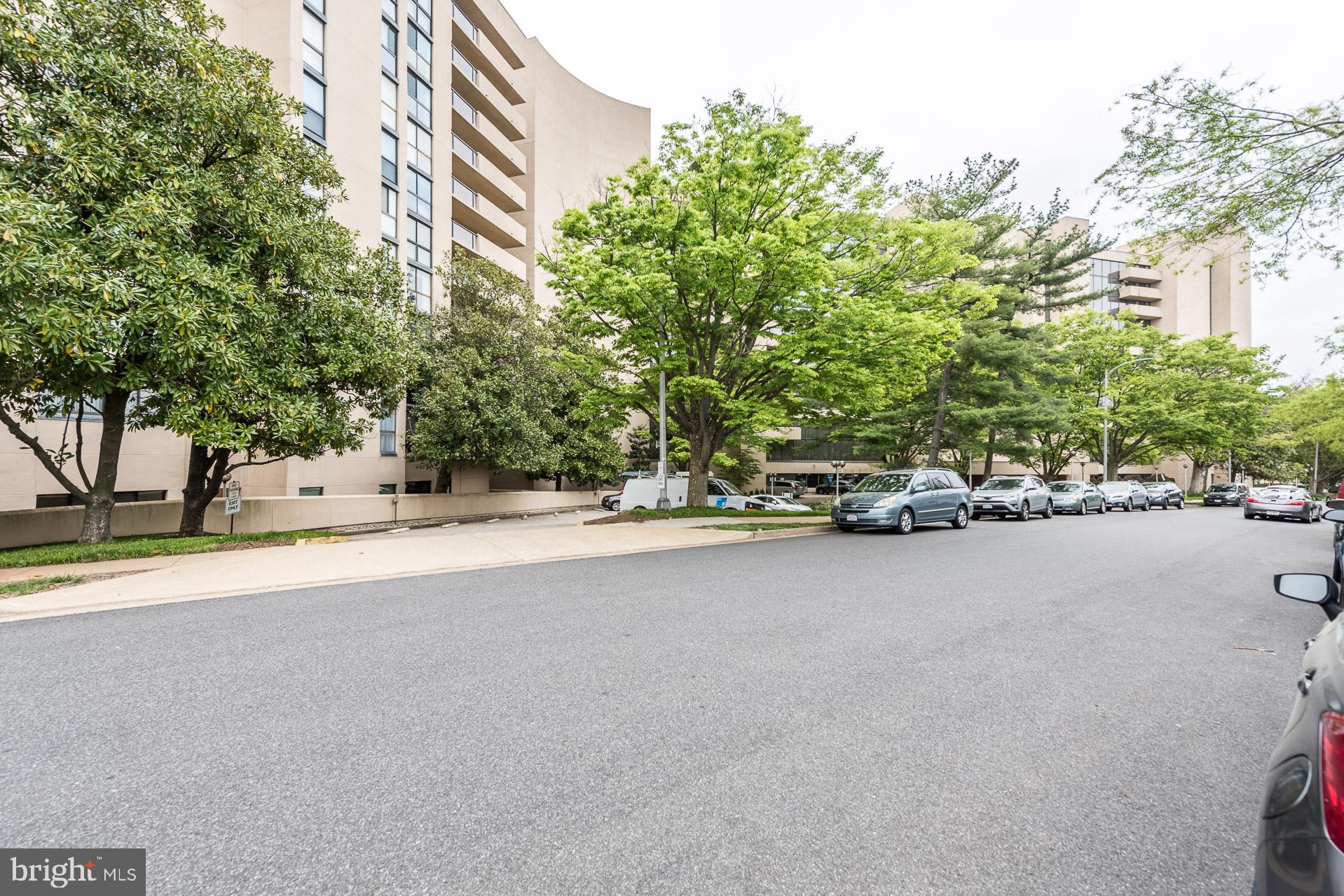 1101 South Arlington Ridge Road, Unit 707 Arlington, VA 22202 - Photo 4 of 48