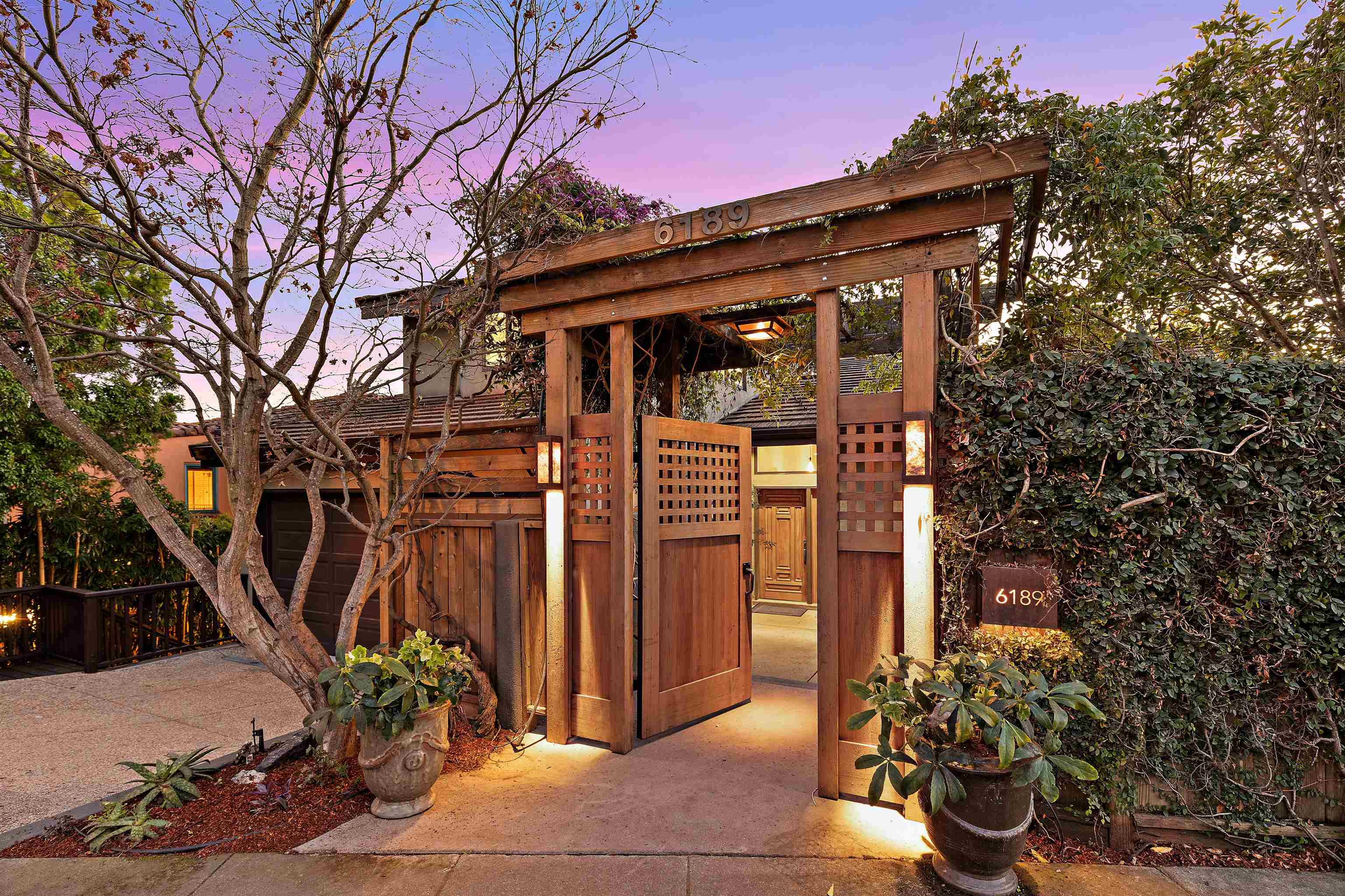 6189 Contra Costa Road Oakland, CA 94618 - Photo 7 of 60