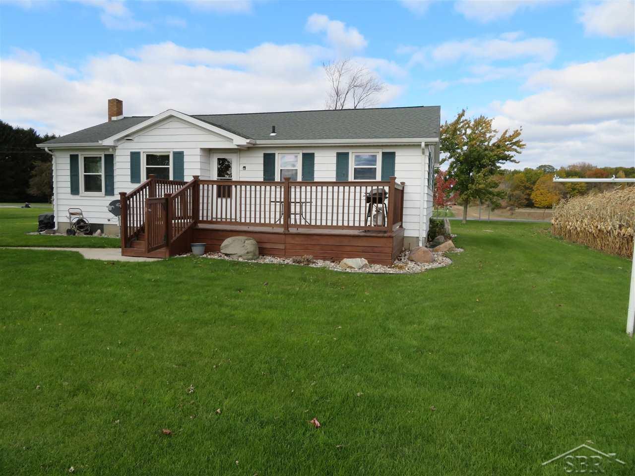 13539 Geddes Road Hemlock, MI 48626 - Photo 19 of 21 31363763-18.JPG
