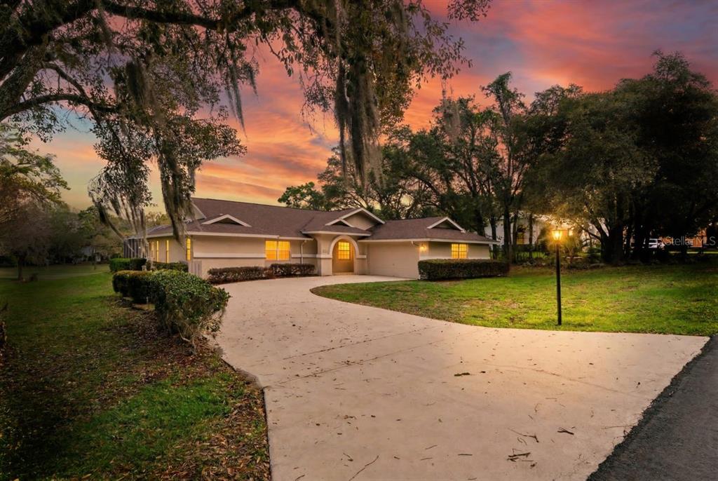 375 East Liberty Street Hernando, FL 34442 - Photo 1 of 77