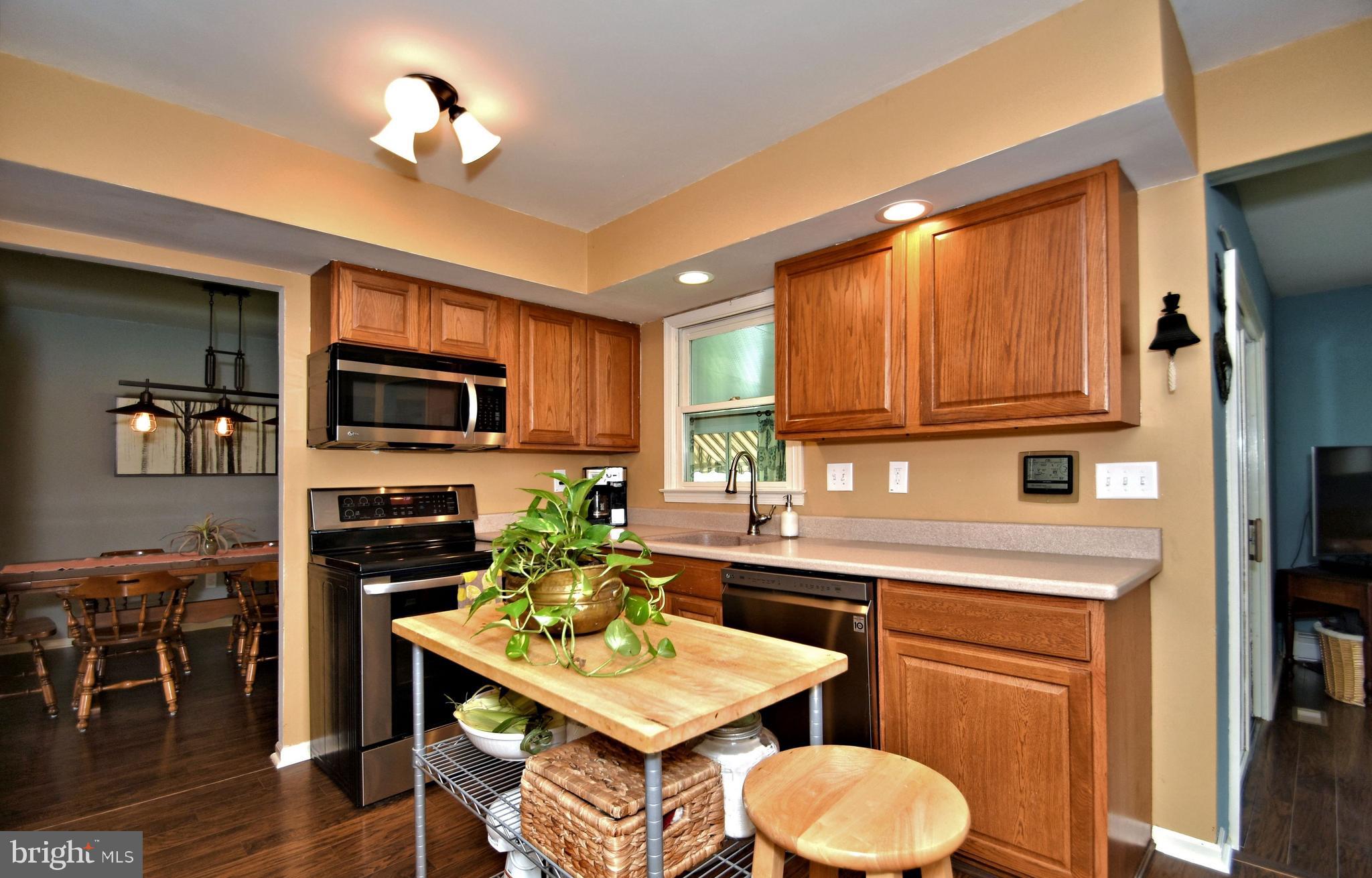 100 Olde Pilgrim Road Dublin, PA 18917 - Photo 11 of 41 Spacious kitchen with hardwood cabinets