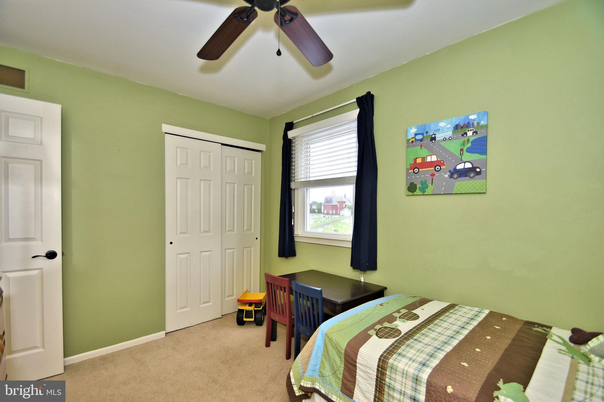 100 Olde Pilgrim Road Dublin, PA 18917 - Photo 31 of 41 Ample closet space & ceiling fan