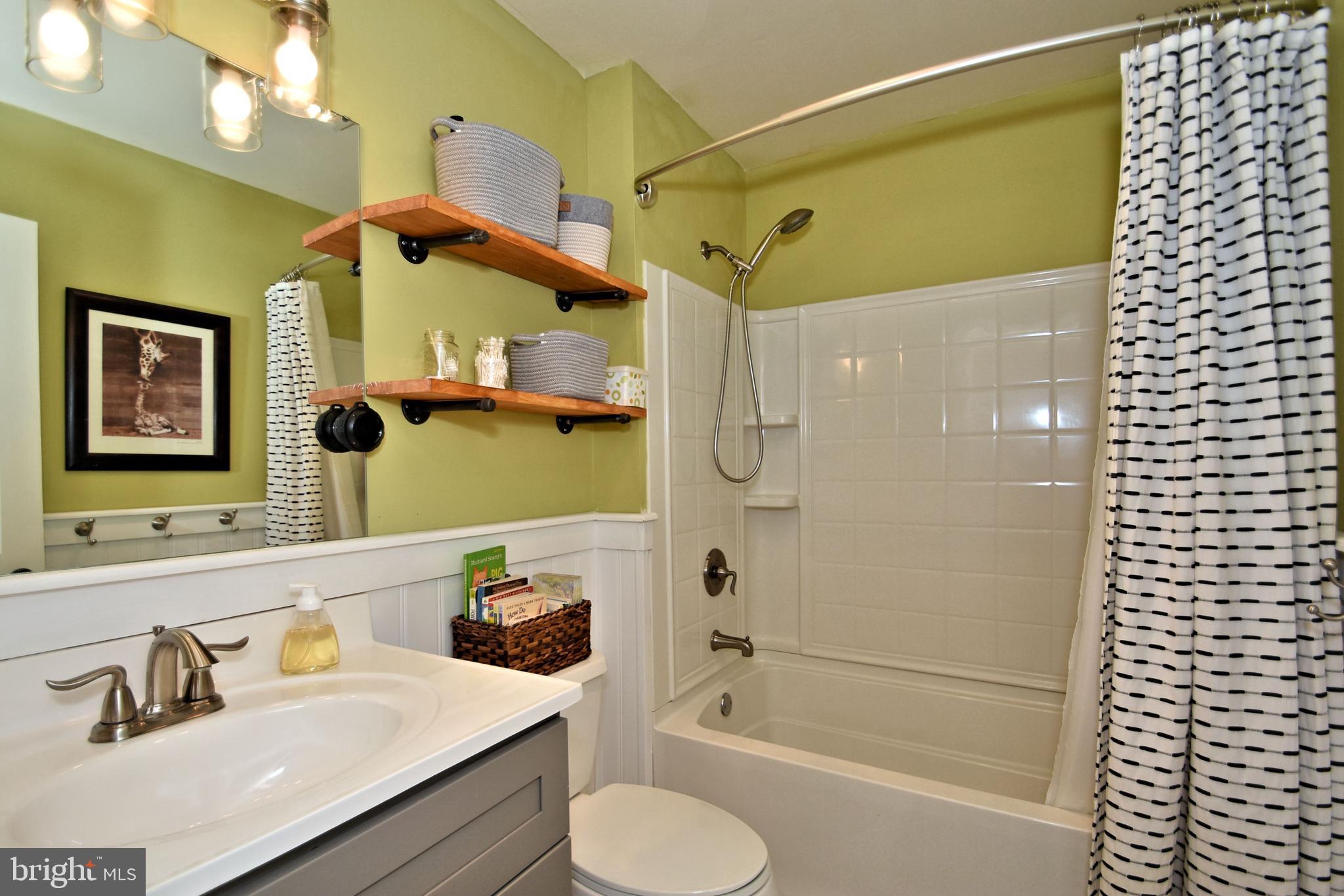 100 Olde Pilgrim Road Dublin, PA 18917 - Photo 32 of 41 Adorable hallway bathroom was recently updated