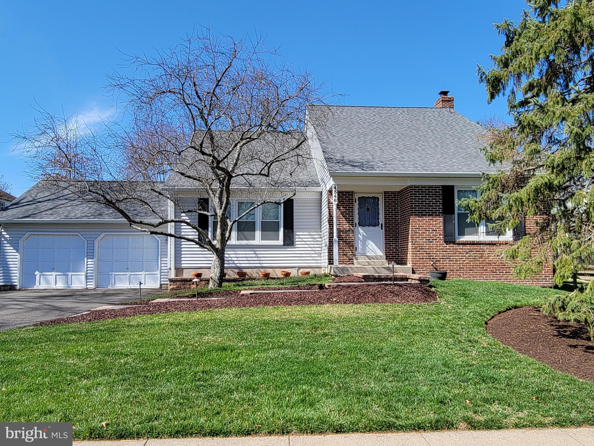 Multi level 4 bedroom  home!