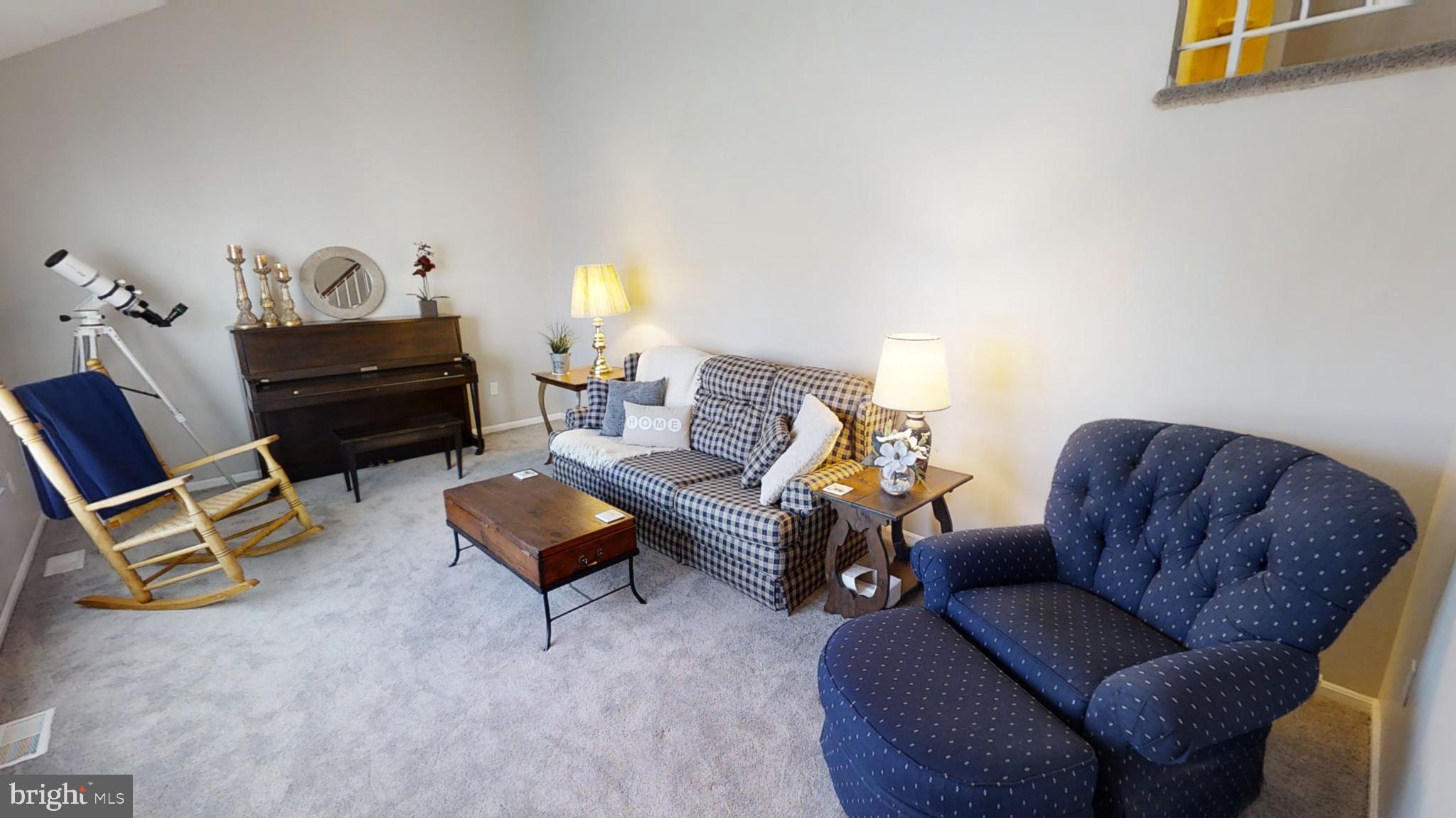 4346 Cub Run Road Chantilly, VA 20151 - Photo 14 of 32 Living Room