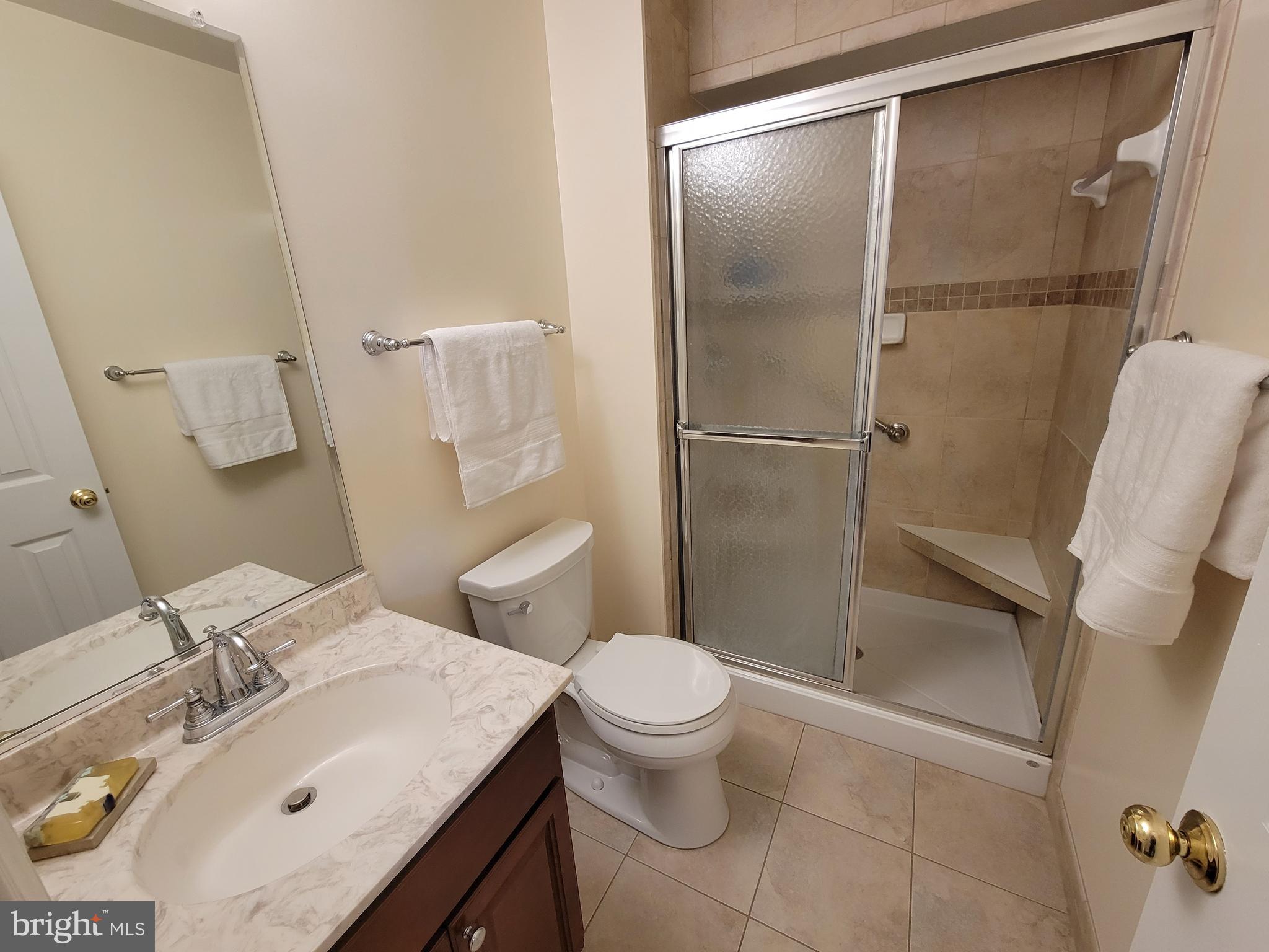 4346 Cub Run Road Chantilly, VA 20151 - Photo 16 of 32 Main level Full Bathroom