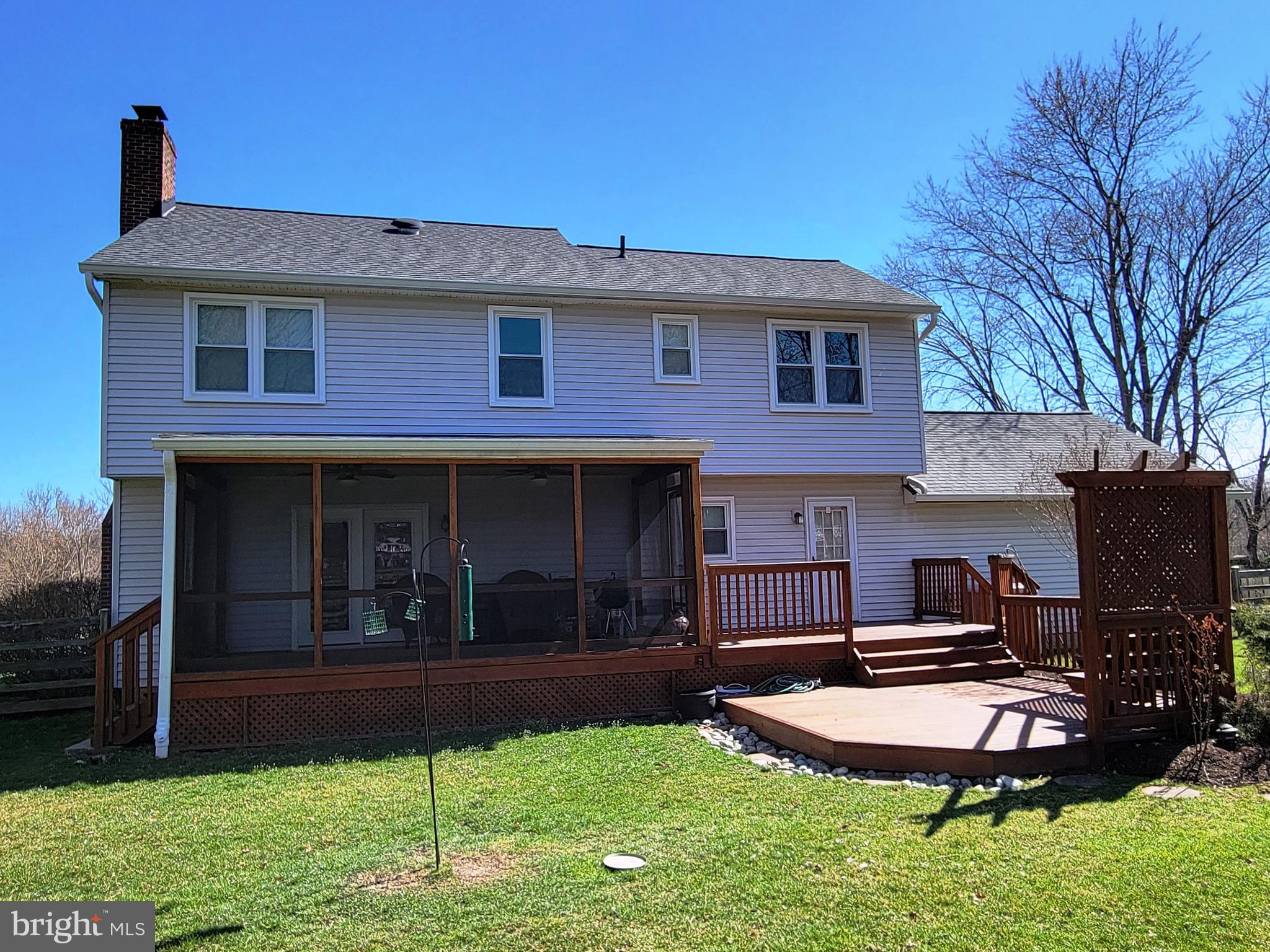 4346 Cub Run Road Chantilly, VA 20151 - Photo 32 of 32 Decks and Screened in Porch