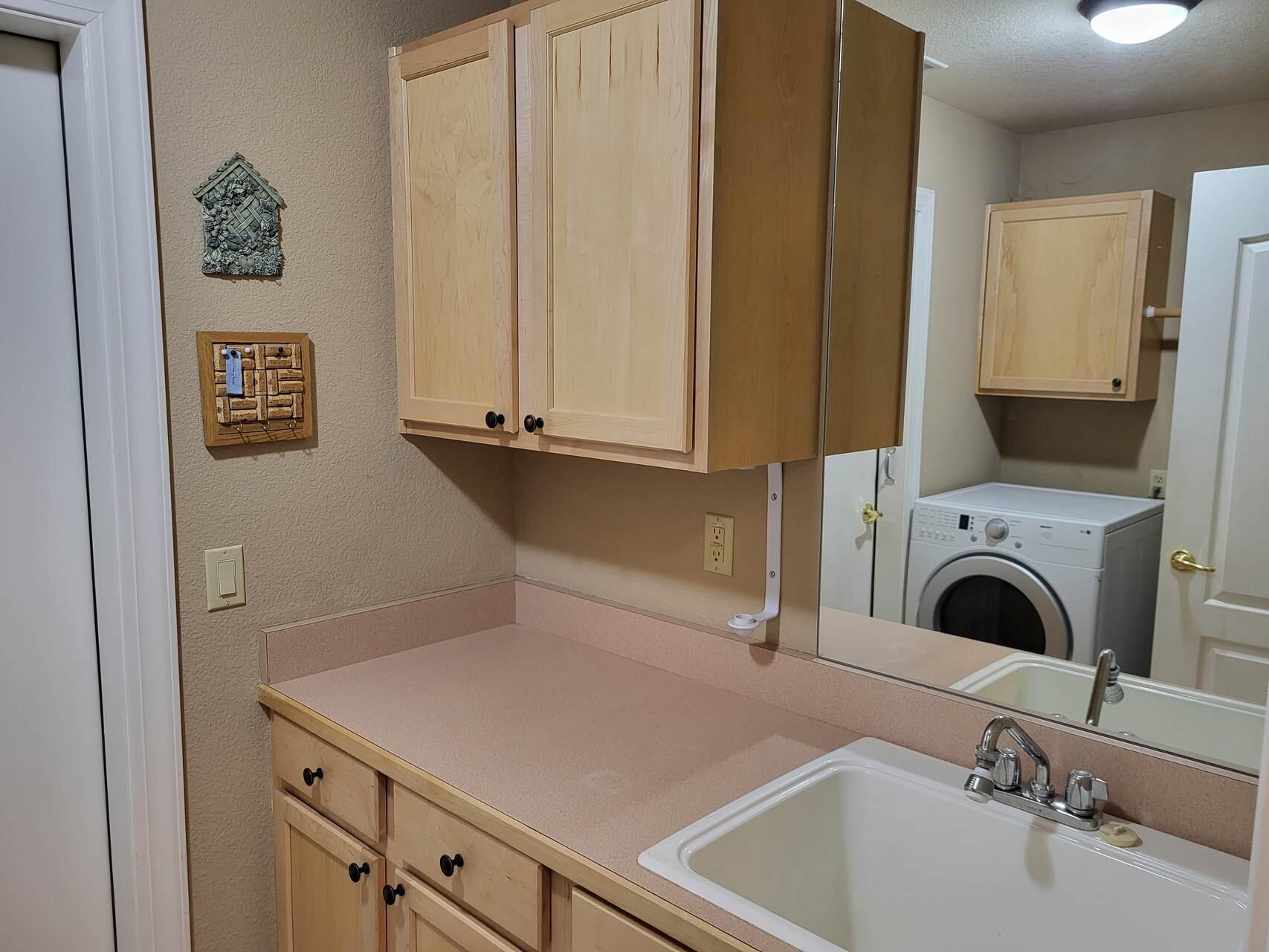 1120 South Sycamore Circle Payson, AZ 85541 - Photo 23 of 44 a utility room with dryer and washer