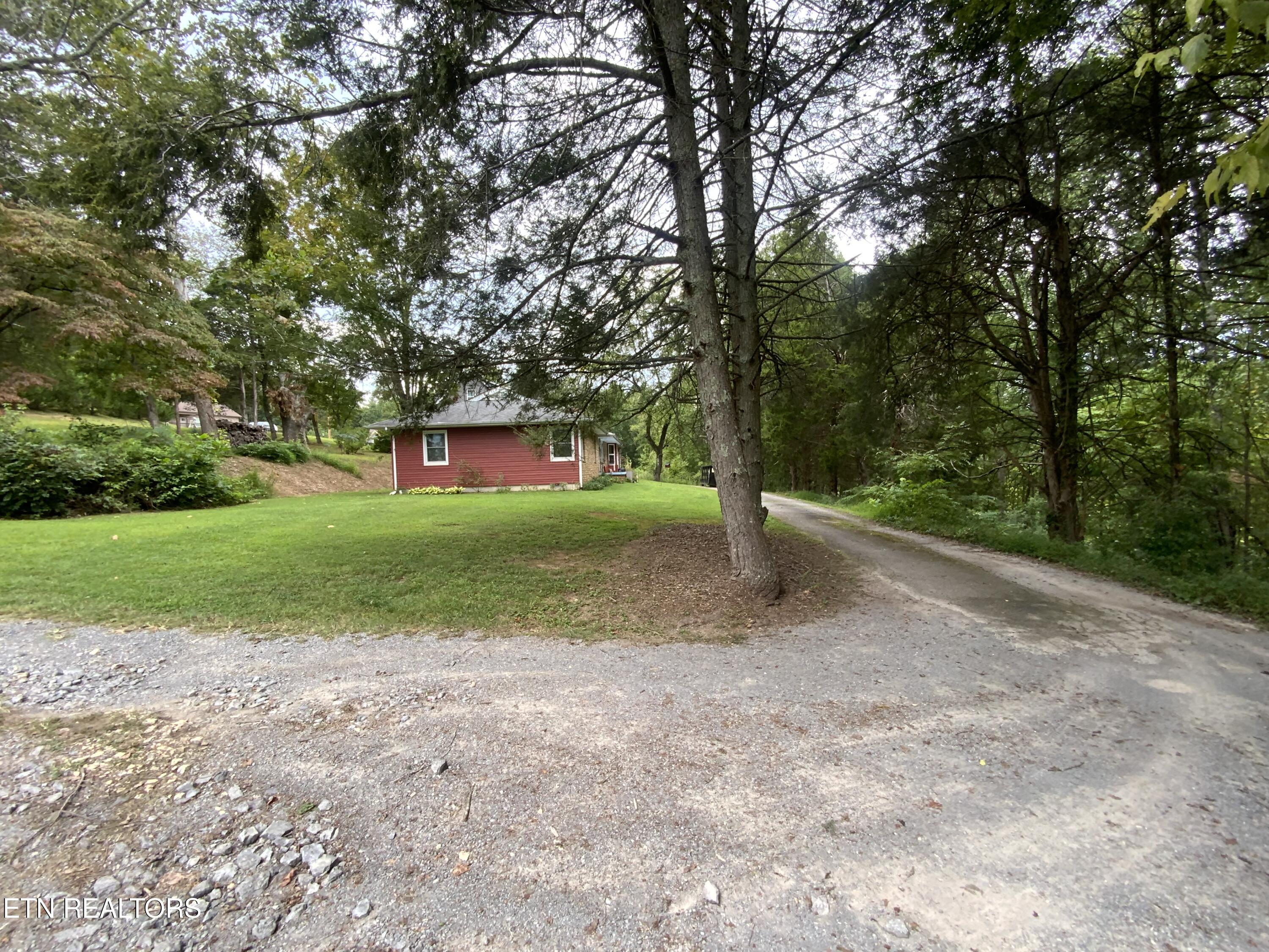 318 Branch Lane Clinton, TN 37716 - Photo 13 of 59 IMG_8219