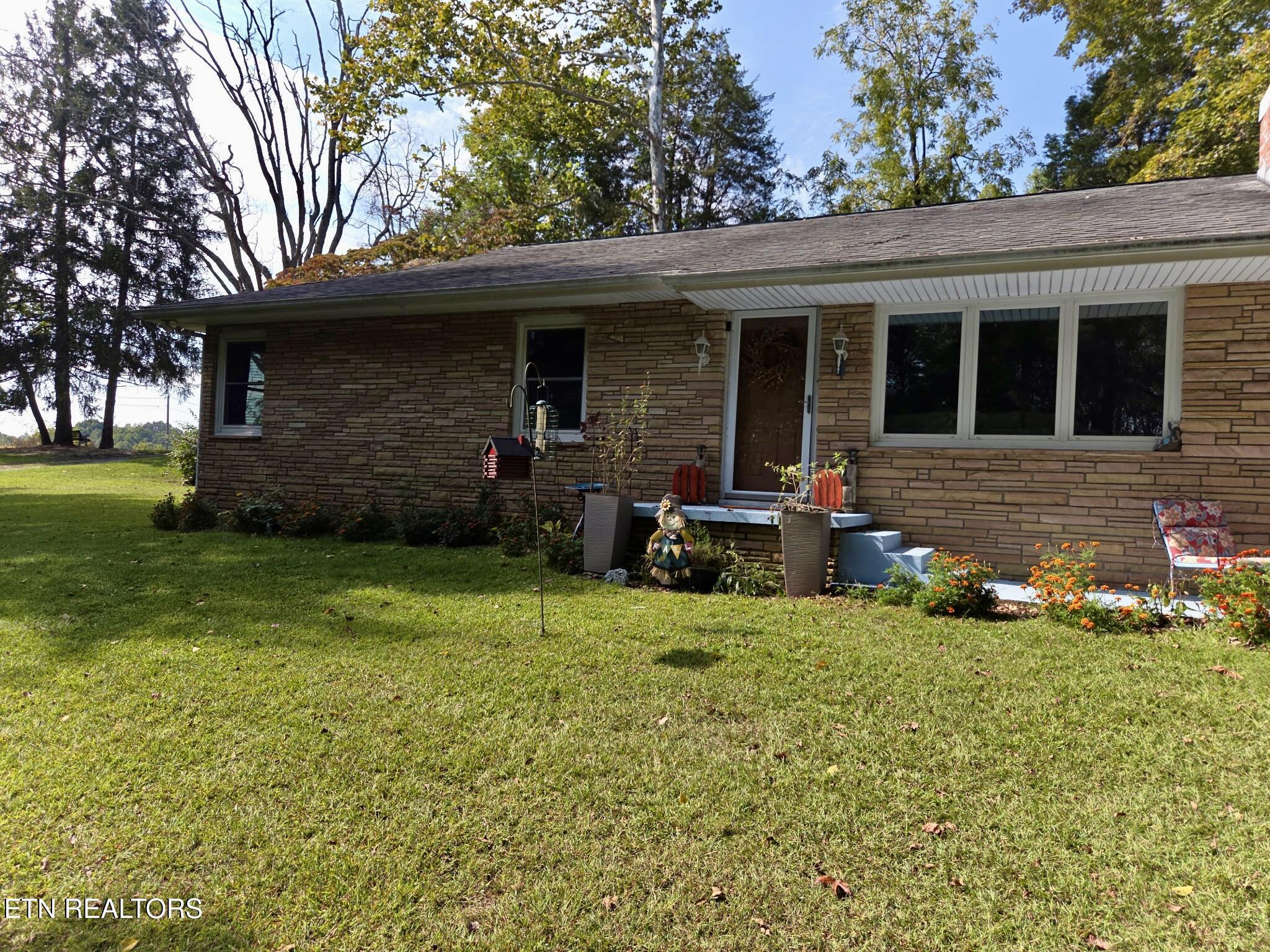 318 Branch Lane Clinton, TN 37716 - Photo 3 of 59 3534853354425661142