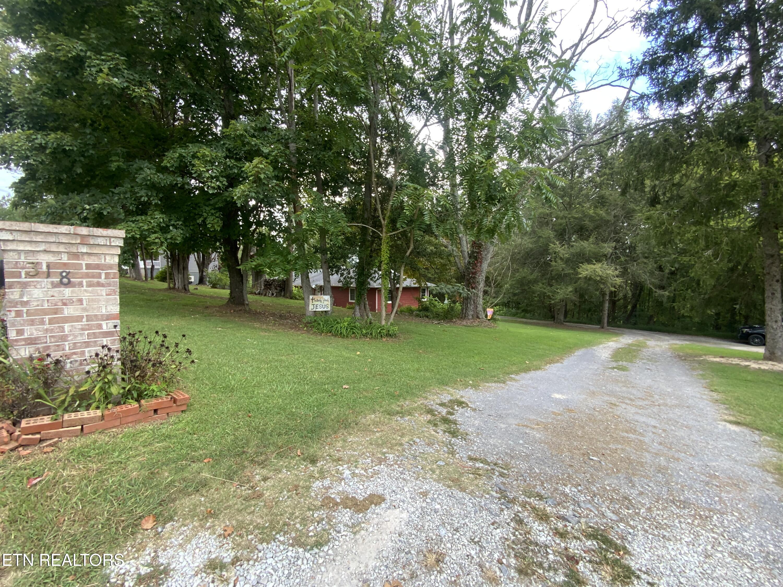 318 Branch Lane Clinton, TN 37716 - Photo 8 of 59 IMG_8227