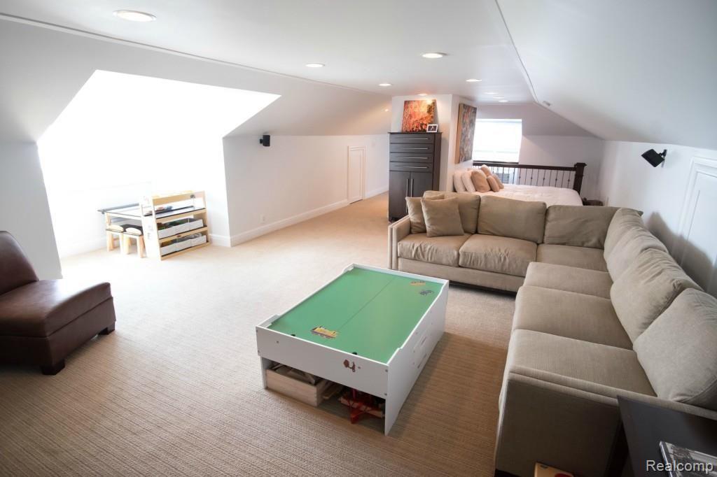 988 Lake Shore Road Grosse Pointe, MI 48236 - Photo 41 of 60 CH49.jpg