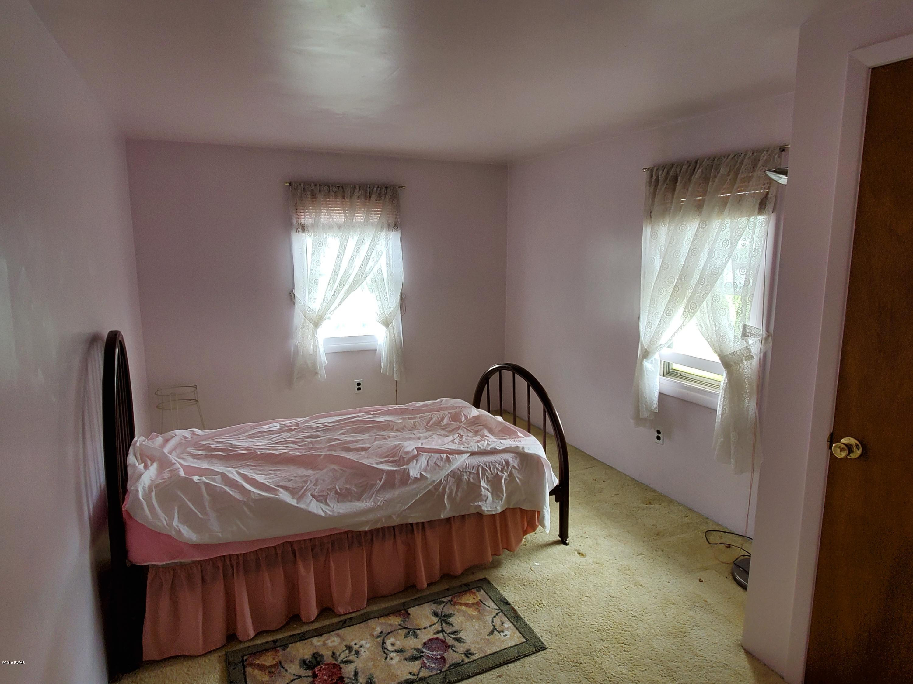 1007 Main Street Newfoundland, PA 18445 - Photo 5 of 15