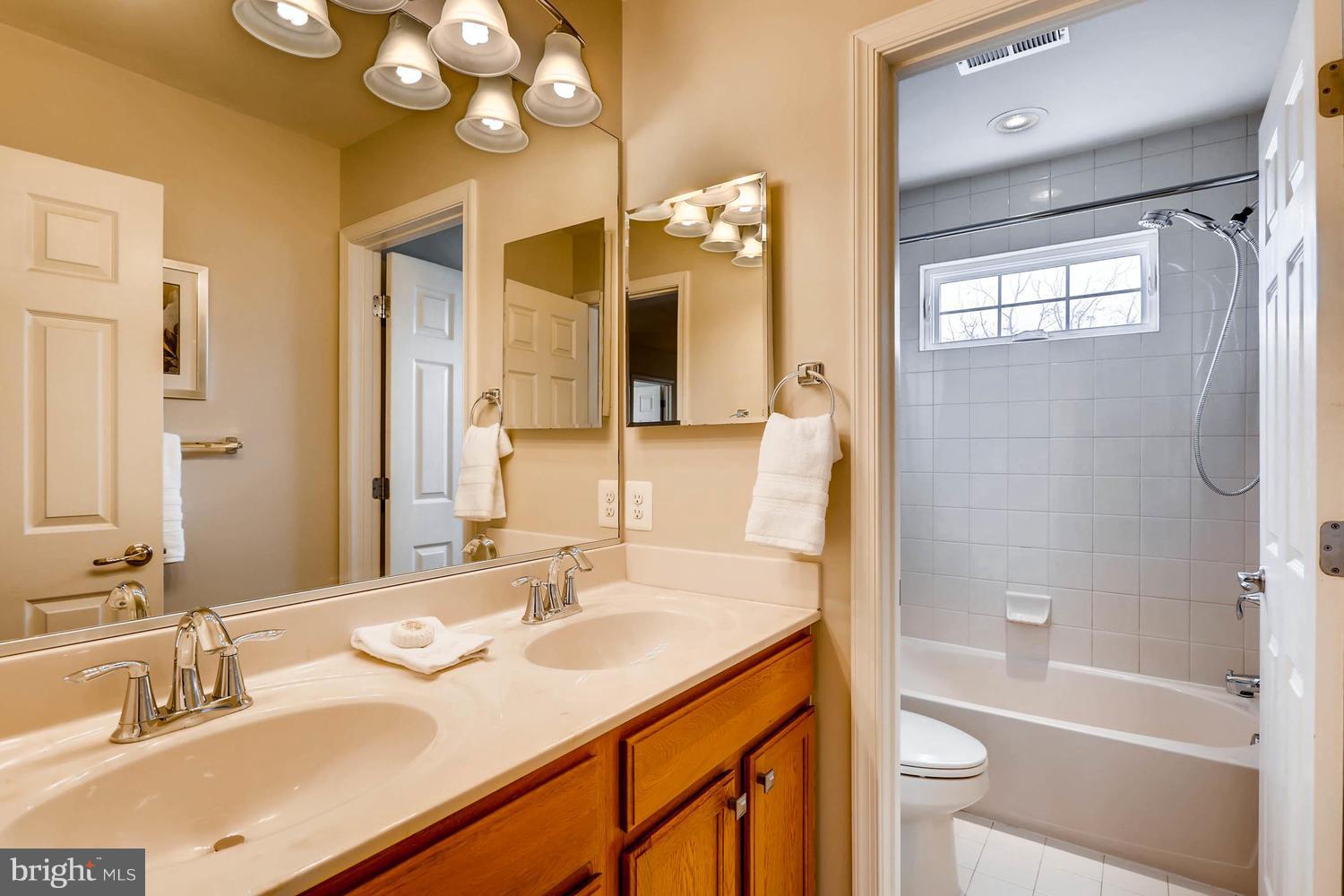 9915 Harford Road Baltimore, MD 21234 - Photo 25 of 30 Bath