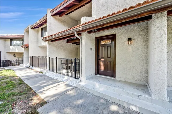 $4,500 | 9502 Vía Salerno, Burbank, CA 91504