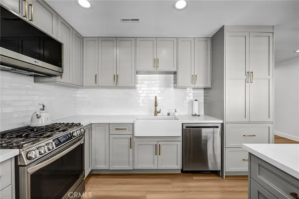 $4,500 | 9502 VÃa Salerno, Burbank, CA 91504