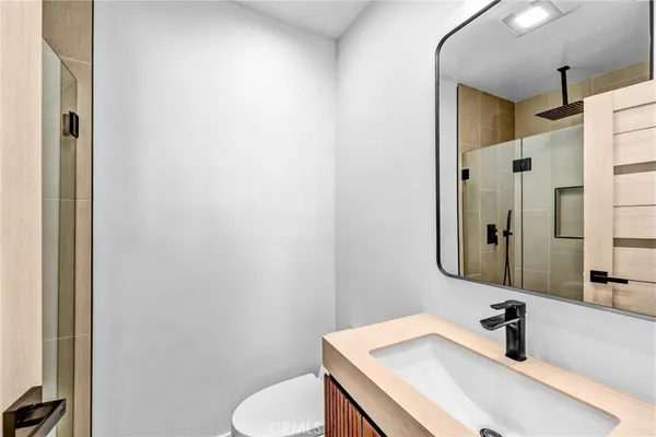 $4,500 | 9502 VÃa Salerno, Burbank, CA 91504