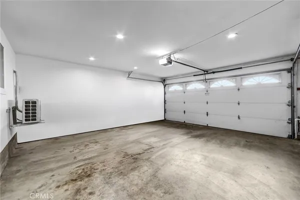 $4,500 | 9502 VÃa Salerno, Burbank, CA 91504