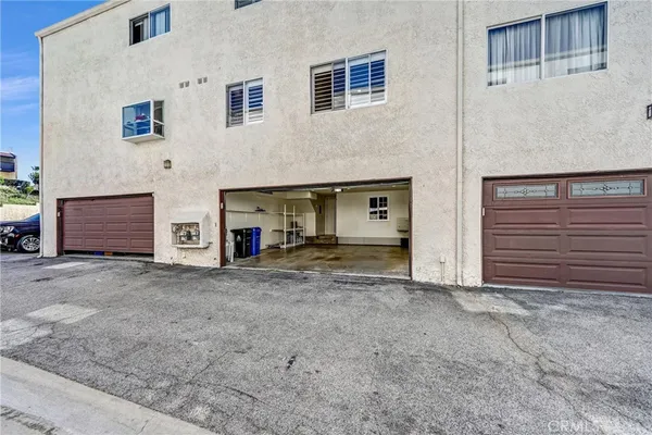 $4,500 | 9502 VÃa Salerno, Burbank, CA 91504
