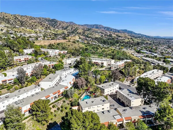 $4,500 | 9502 VÃa Salerno, Burbank, CA 91504