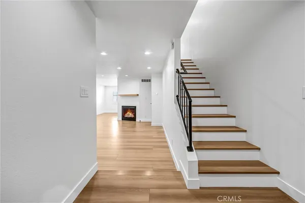 $4,500 | 9502 VÃa Salerno, Burbank, CA 91504