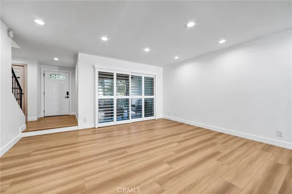 $4,500 | 9502 VÃa Salerno, Burbank, CA 91504