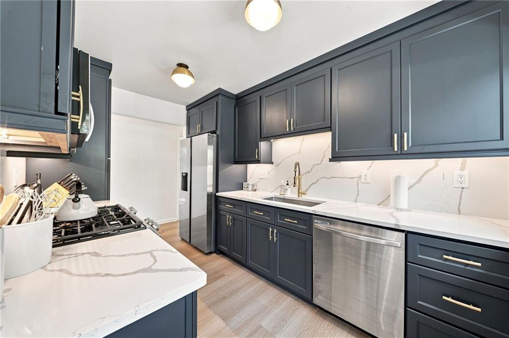 164 Gass Road Pittsburgh, PA 15229 - Photo 6 of 23 Gallery Image 6