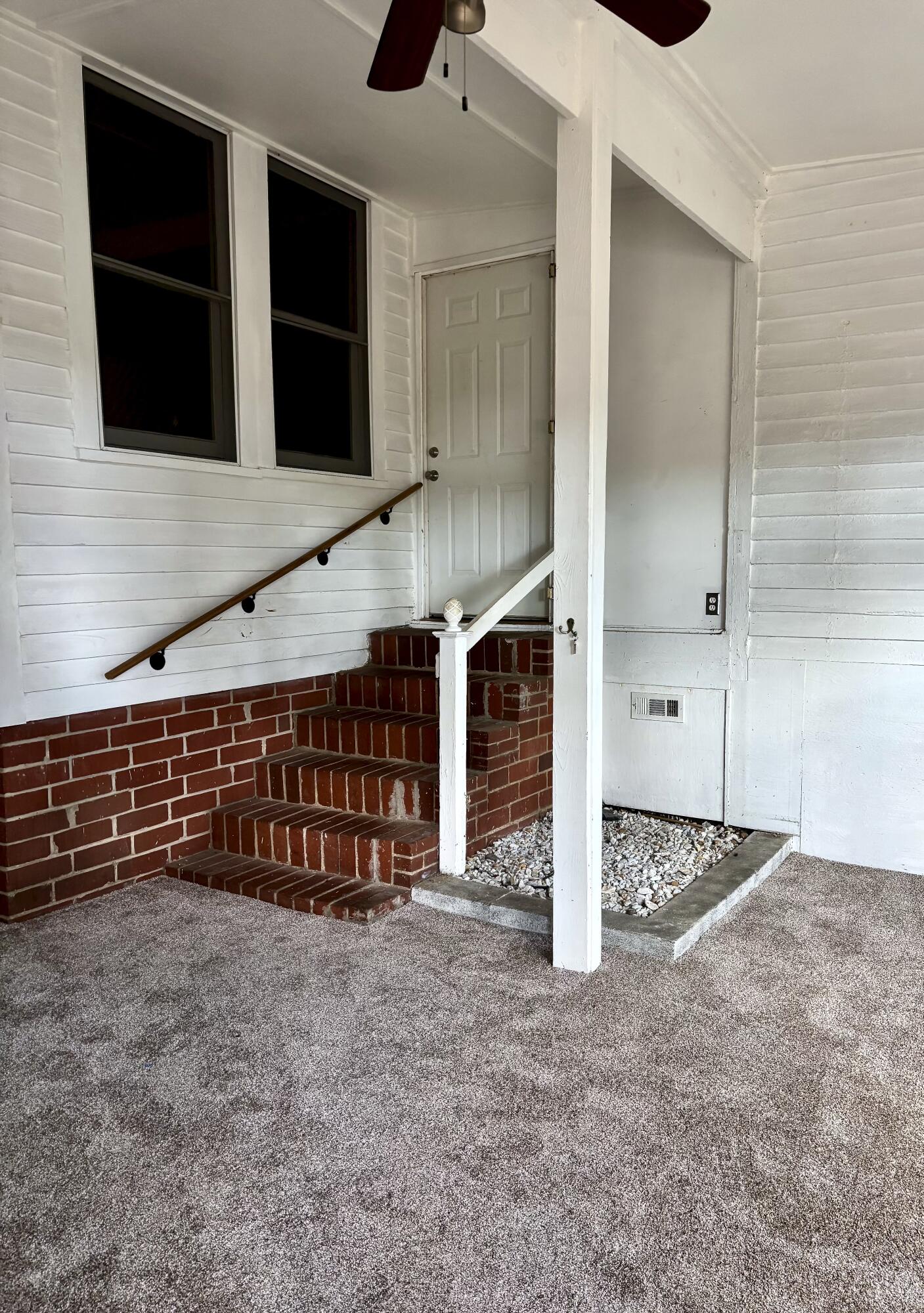 123 Lee Street Thomson, GA 30824 - Photo 11 of 14 Sunroom