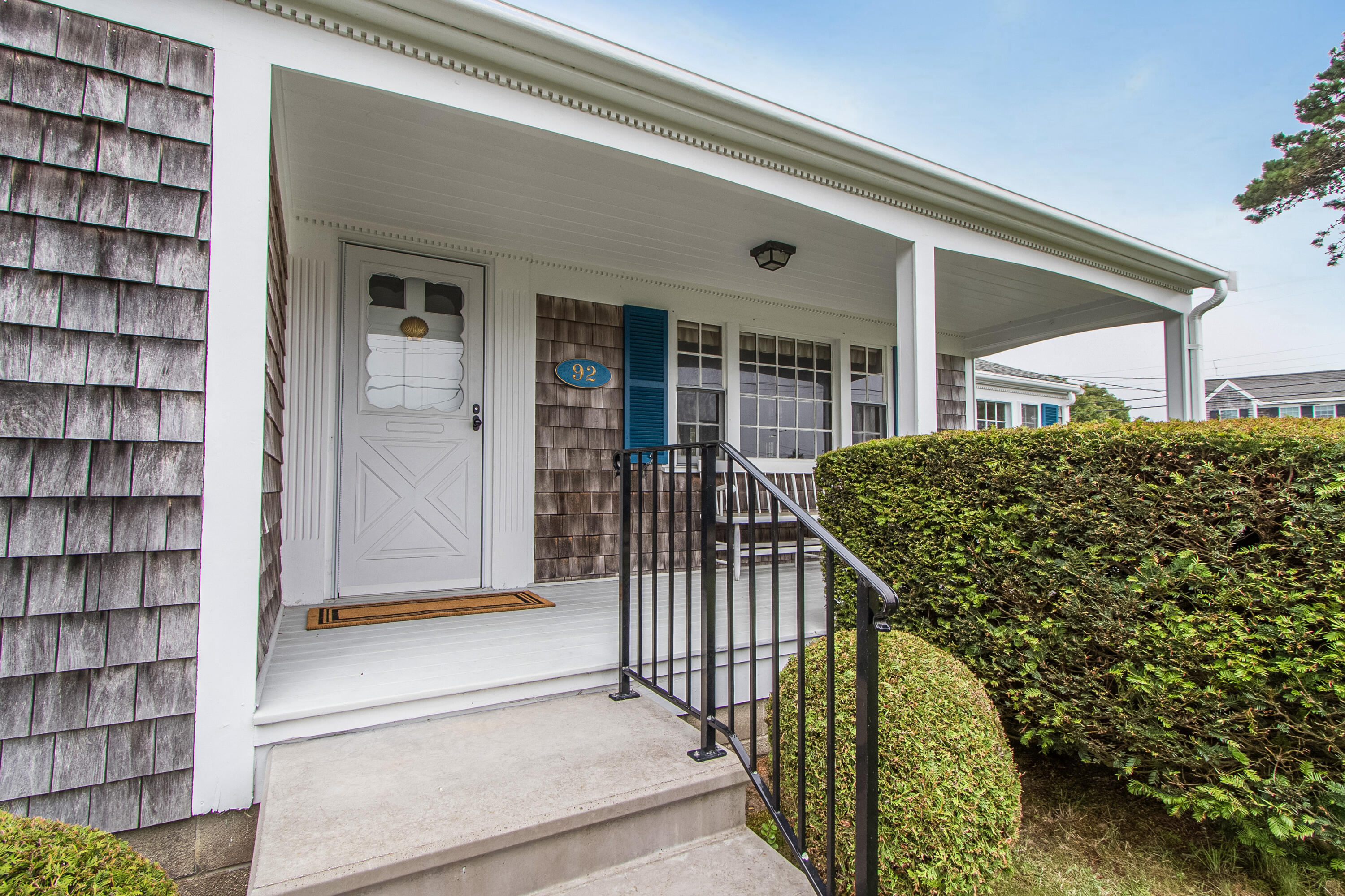 92 Surfside Road West Dennis, MA 02670 - Photo 5 of 38