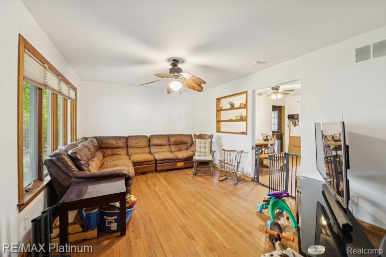 10209 West Sargent Road Fowlerville, MI 48836 - Photo 8 of 11 Gallery Image 8