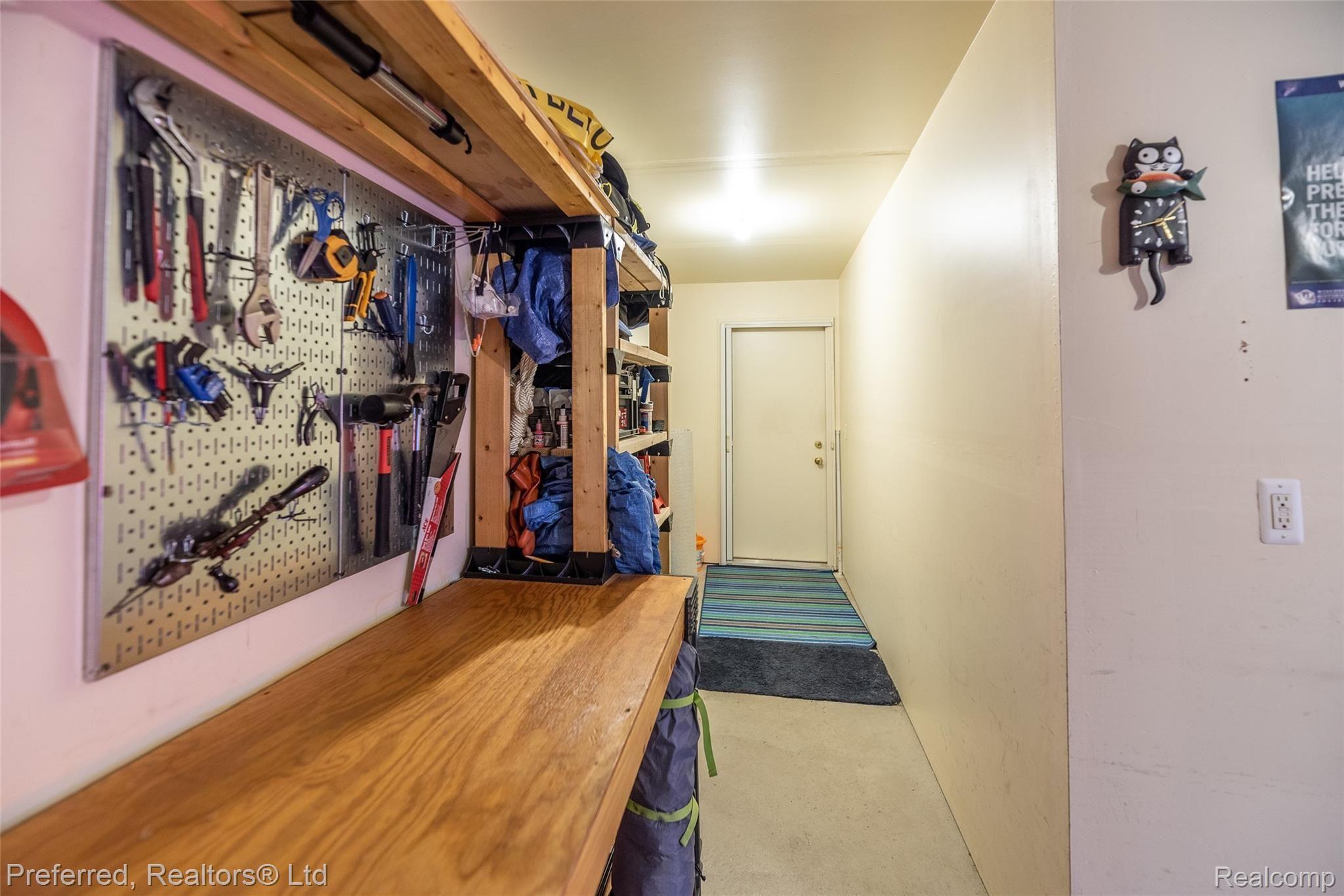 11706 Farmington Road Livonia, MI 48150 - Photo 17 of 20 DSC_4972.jpg