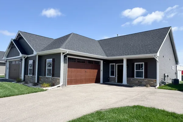 $279,900 | 540 Anjali Court, Unit R, Sycamore, IL 60178