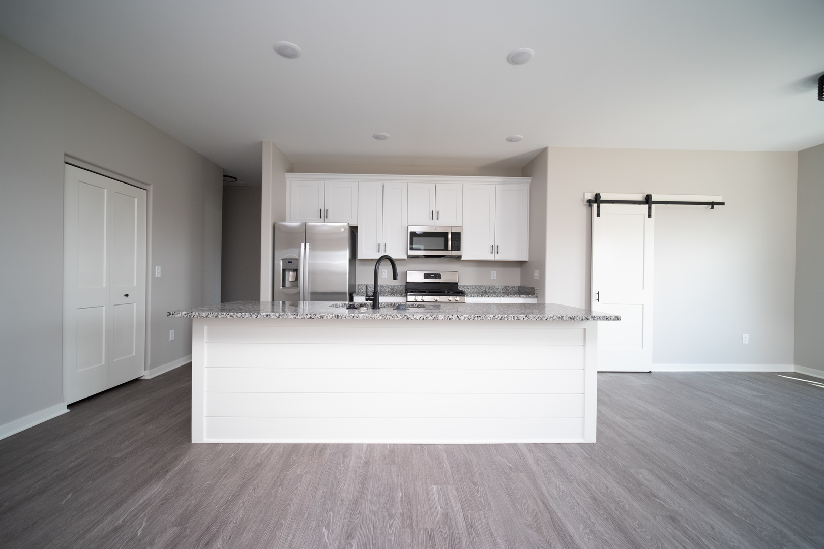 540 Anjali Court, Unit R Sycamore, IL 60178 - Photo 2 of 21