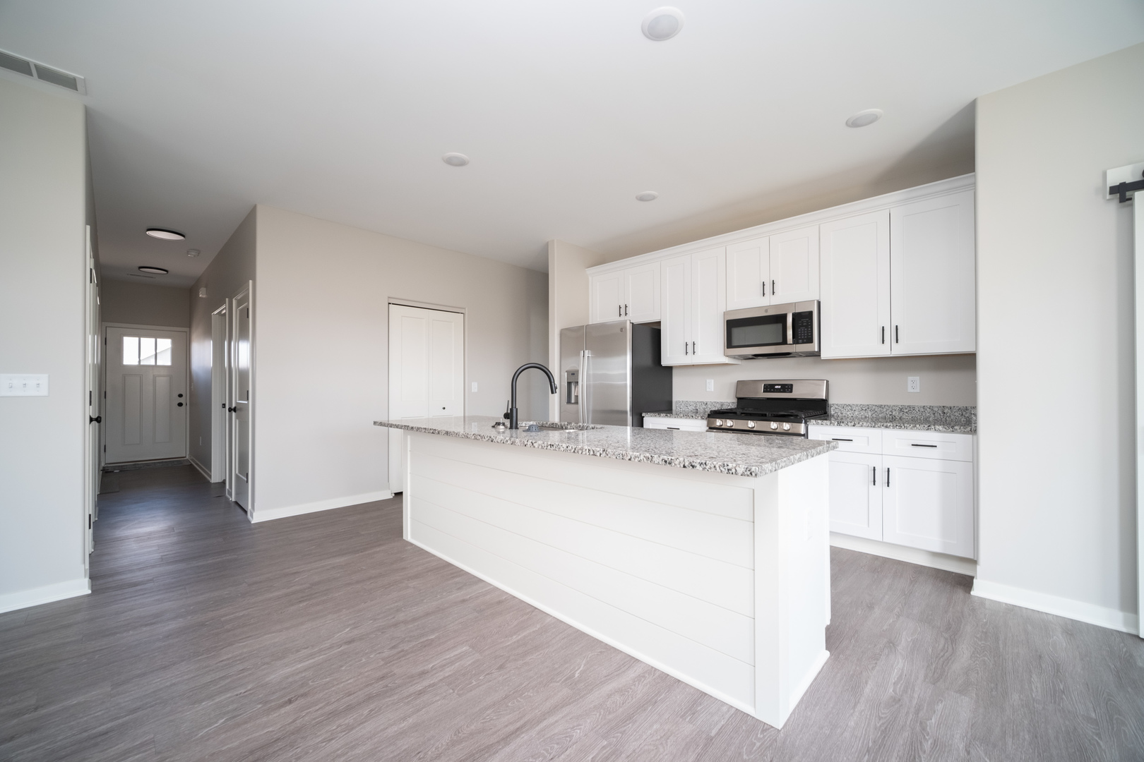 540 Anjali Court, Unit R Sycamore, IL 60178 - Photo 3 of 21