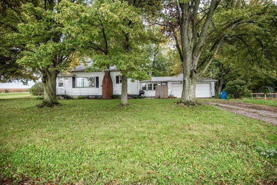 11319 Hildebrand Road Fort Wayne, IN 46818 - Photo 1 of 26