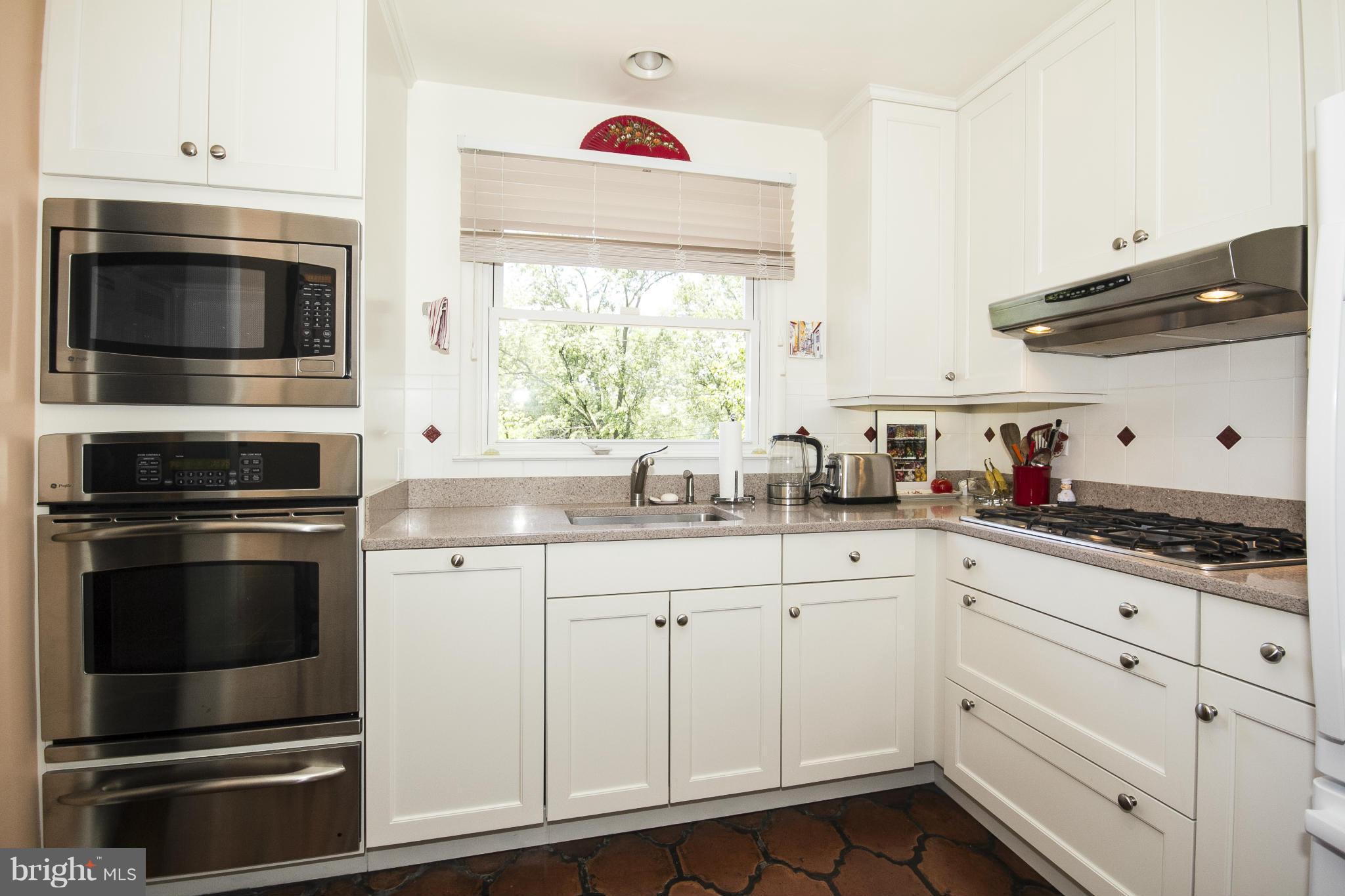 1611 Templeton Road Baltimore, MD 21204 - Photo 10 of 30 Kitchen