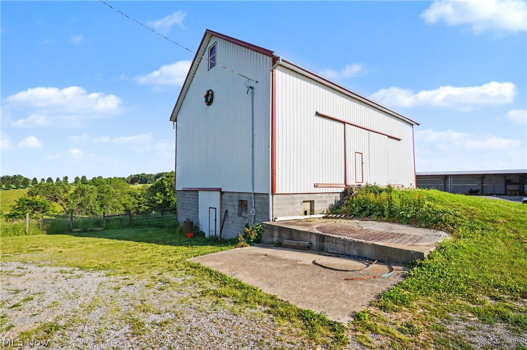 46766 Clarkson Road Rogers, OH 44455 - Photo 10 of 41