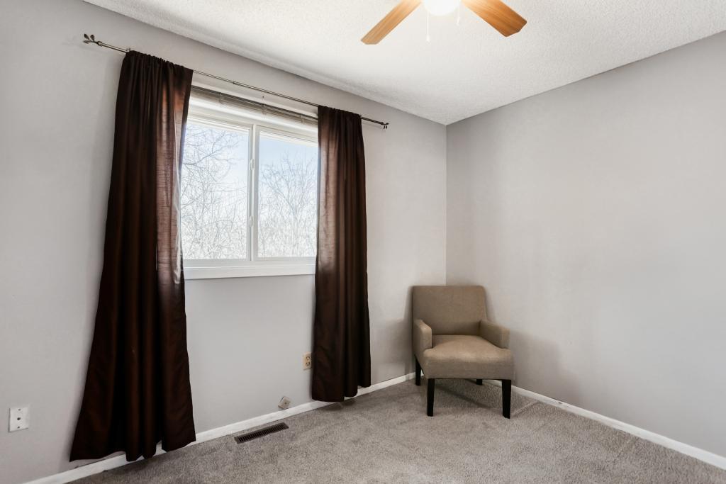 10684 Hummingbird Street Northwest Coon Rapids, MN 55433 - Photo 19 of 29