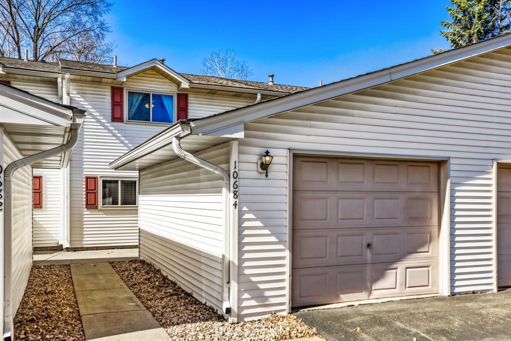 10684 Hummingbird Street Northwest Coon Rapids, MN 55433 - Photo 2 of 29